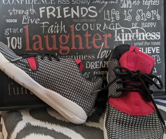 Jordan Sneakers - Picture 2 of 7